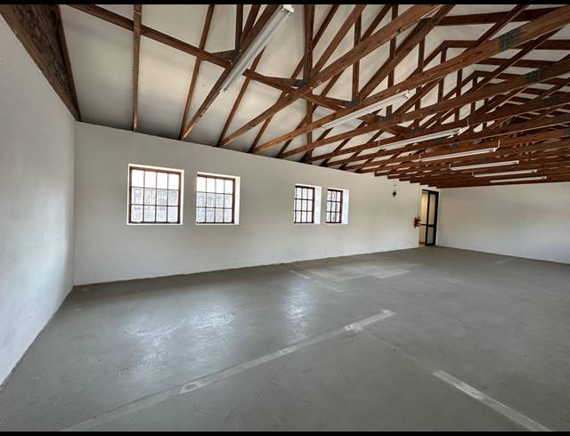 89M² OFFICE TO LET IN PARKMORE